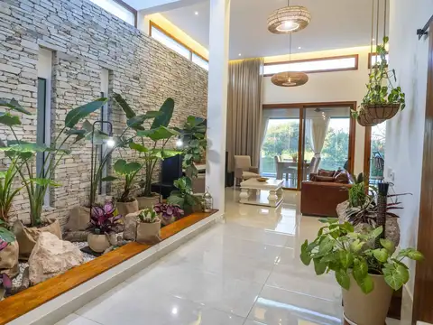 Casa en Venta al Este