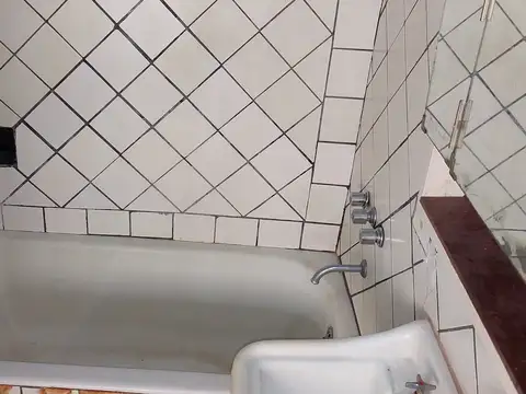 Depto Tipo Casa en Alquiler 80 años