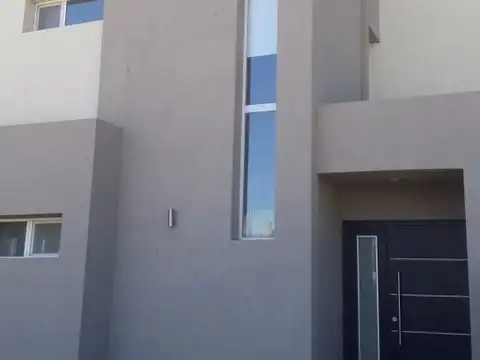 Alquiler Casa Gerencial - Barrio Cerrado Villa Finca Muluen