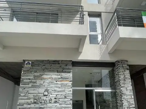 Departamento de 4 ambientes en venta en Quilmes Centro.