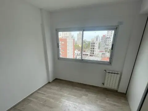 Departamento de 4 ambientes en venta en Quilmes Centro.