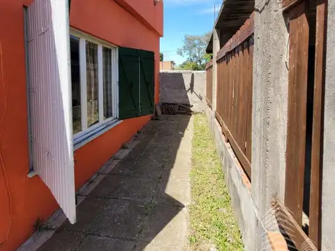 Casa 3 ambientes con 2 baños
