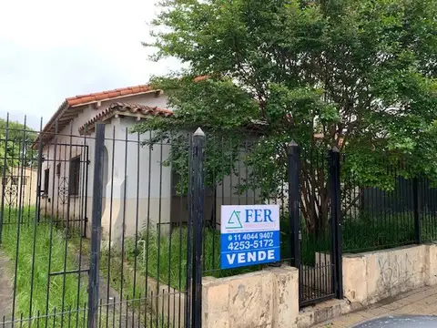lote sobre Av 14 en Berazategui toma metros en el lugar