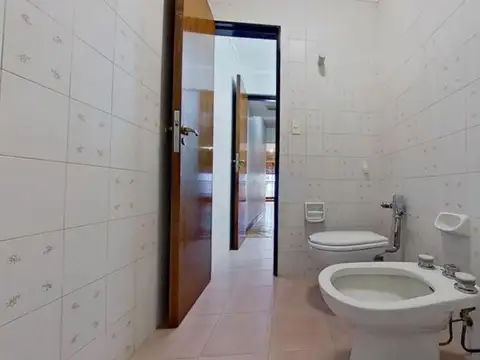 Exc piso 4 amb c/dep Bcon 2 cocheras Bauiera Suipacha 1200