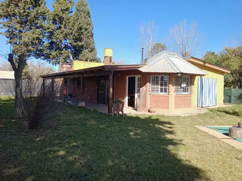 CASA 2 DORMITORIOS - CALLE 5 Y LOS FRESNOS