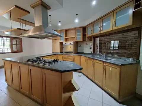 Casa en Venta en Nuestra Señora De Lourdes, USD 440.000