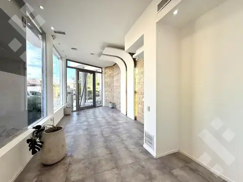 En venta | Local comercial con cochera | Neuquén capital