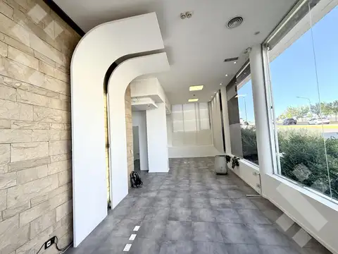 En venta | Local comercial con cochera | Neuquén capital