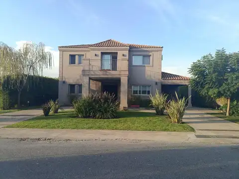 Casa En Venta 6 Ambientes En Las Golondrinas, Hudson