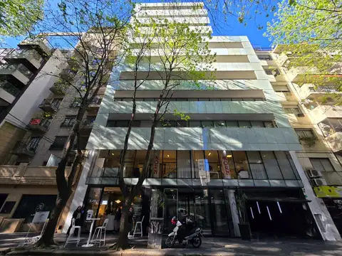 Migueletes  al 1200, entre Lacroze y Teodoro Garcia