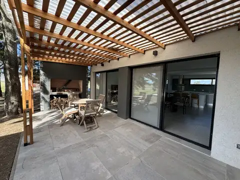 Casa en Venta en Area 60, USD 185.000