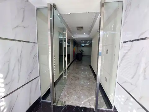 José León Suárez 400, Piso 1