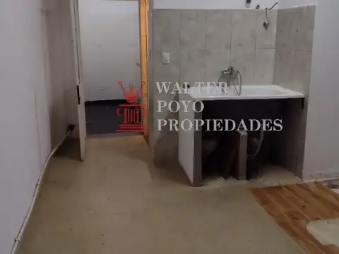 Venta de local en esquina con casa en PA de 3 amb. Quilmes Oeste. NUEVO VALOR.