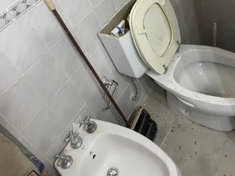 Vendo Ph 2 amb. amplios con patio, bajas expensas