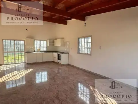 Casa 3 ambientes con 1 baño