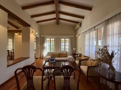 Casa 15 ambientes con 5 baños