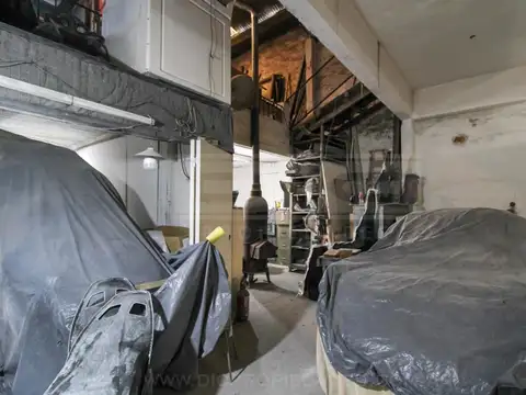 Urcola al 2300, entre Gandolfo y Garibaldi