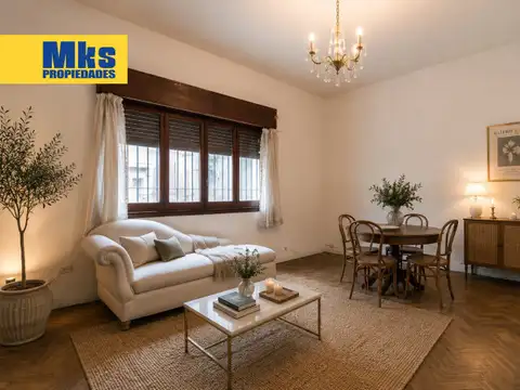 ¡Retasada! Casa con cochera en venta. 4 ambientes. A reciclar.