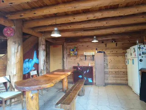 Casa 9 ambientes con 3 baños