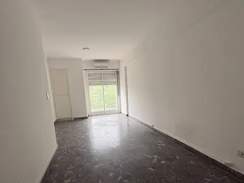Giribone 2300, Piso 2