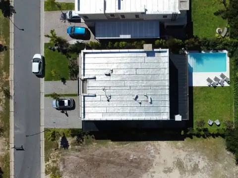 Avenida de los Lagos 100