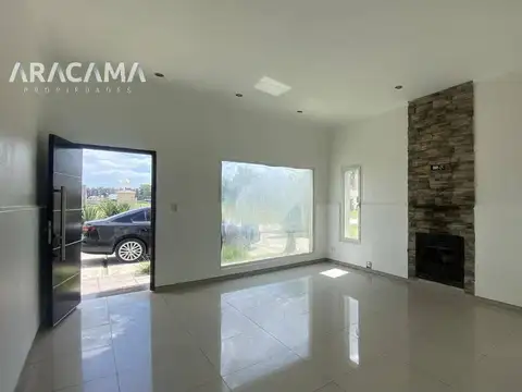 Casa en Venta en Lagos de San Eliseo, USD 230.000