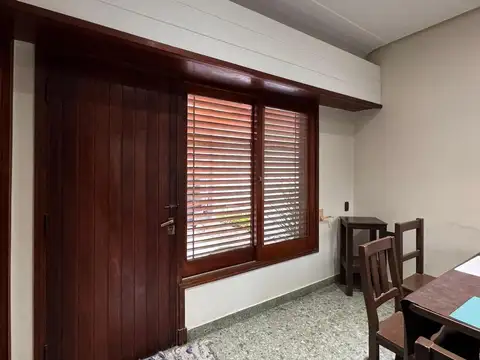 Casa en venta sobre lote propio – Amplia y funcional - Berisso