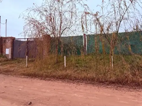 Terreno sobre calle Acuña, entre D' atri y Mussio