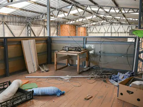 VENDE GALPON SOBRE COLECTORA RUTA 18