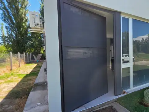 Casa en Venta en General Roca, USD 245.000
