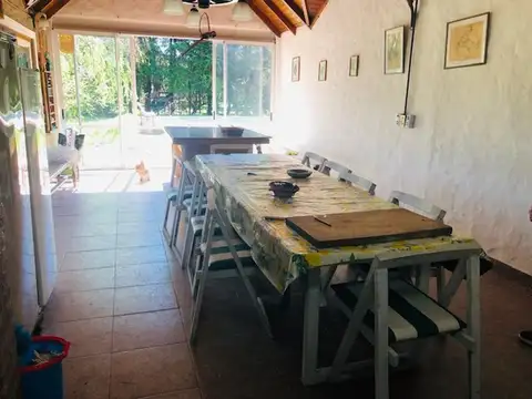 VENTA:  Casa quinta  de 4 amb. barrio los Ombues C/PILETA