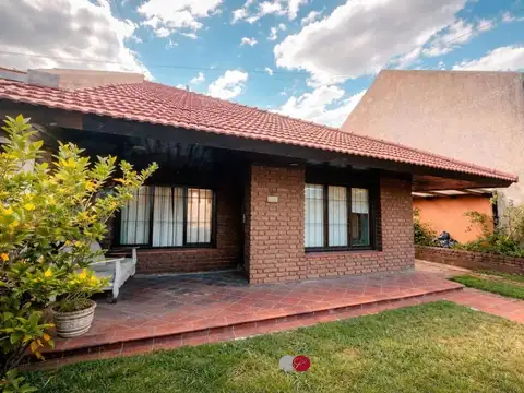 CHALET 4 AMB PARQUE LURO | VIVIENDA/CONSULTORIOS