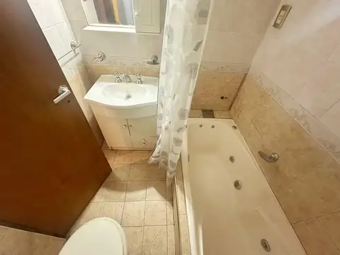 VENTA CASA 4 AMBIENTES LANUS OESTE GARAGE PATIO JARDIN PISCINA