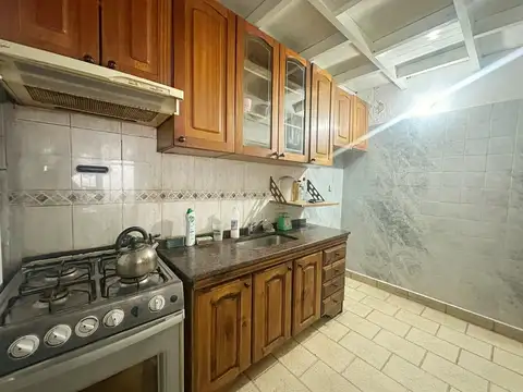 VENTA CASA 4 AMBIENTES LANUS OESTE GARAGE PATIO JARDIN PISCINA