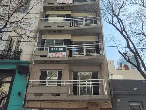 Arias 2400, Piso 9