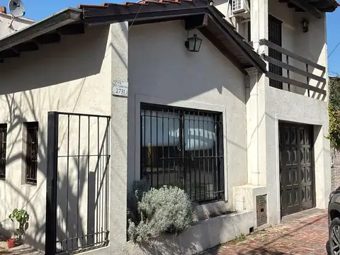 Muy linda casa reciclada en Bella Vista