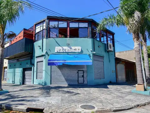 CASA EN VENTA BERISSO 4 DORMITORIOS -LOCAL-COCHERA