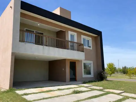 Venta Casa 5 ambientes Santo Domingo