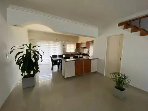 Casa en Alquiler en Villa Bosch, $ 1.400.000