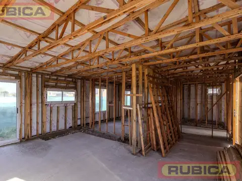 Casa 4 ambientes con 1 baño