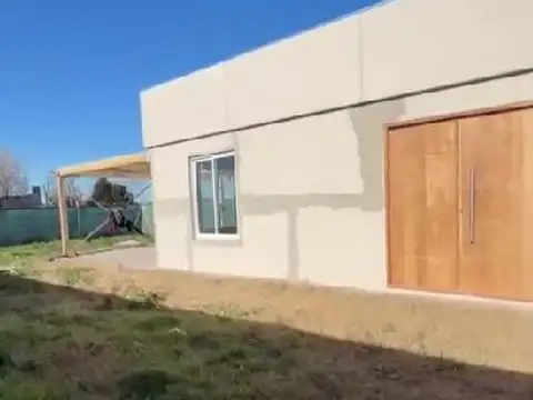 Casa 4 ambientes con 1 baño