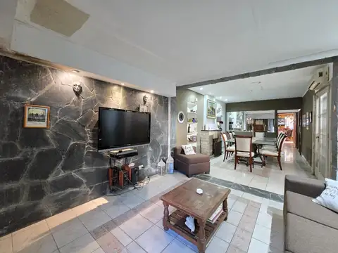 Casa 3 ambientes con 2 baños