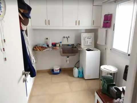 Departamento 4 ambientes con 2 baños