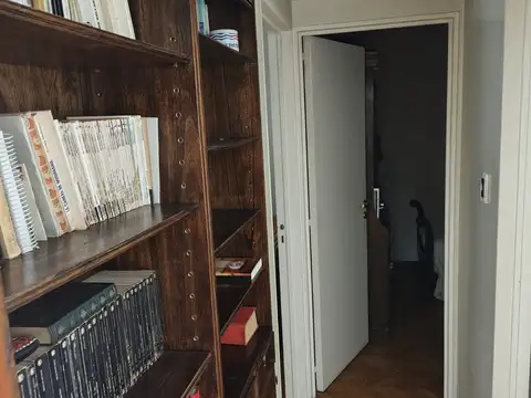 DEPARTAMENTO DE 3 AMBIENTES CON BALCÓN AL CONTRAFRENTE Alsina 122, Piso 5° “B”, Avellaneda