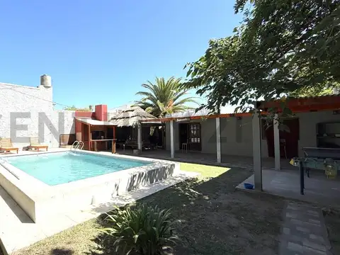 Inversión inteligente: Quincho con pileta en Barrio el Cruce