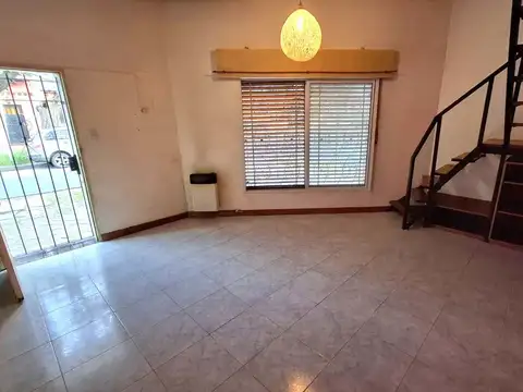 Casa 3 ambientes con 1 baño