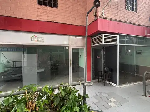 Se alquila local en EMBLEMÁTICA GALERÍA Catamarca