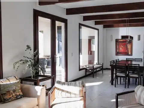 Casa 6 ambientes con 3 baños