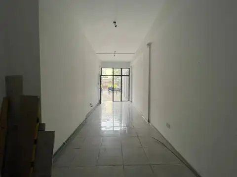 LOCAL EN VENTA EN FLORES