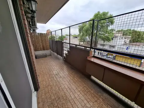 DEPARTAMENTO ALQUILER 4 AMBIENTES FLORESTA BALCON
